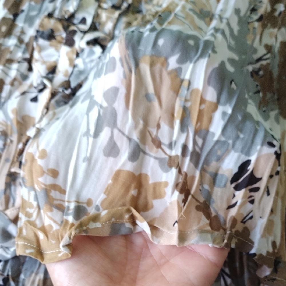 Zara Women's Ruffled Blouse - Cream and Black - Picture 5 of 13